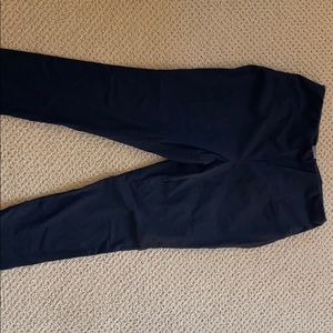 Black Chico’s capris.